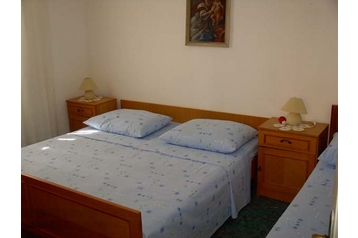 Kroatija Privát Sućuraj, Eksterjeras